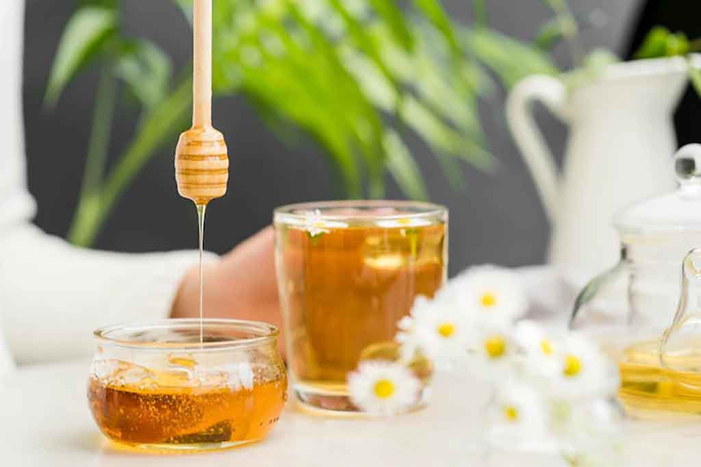 Dùng đông trùng hạ thảo ngâm mật ong