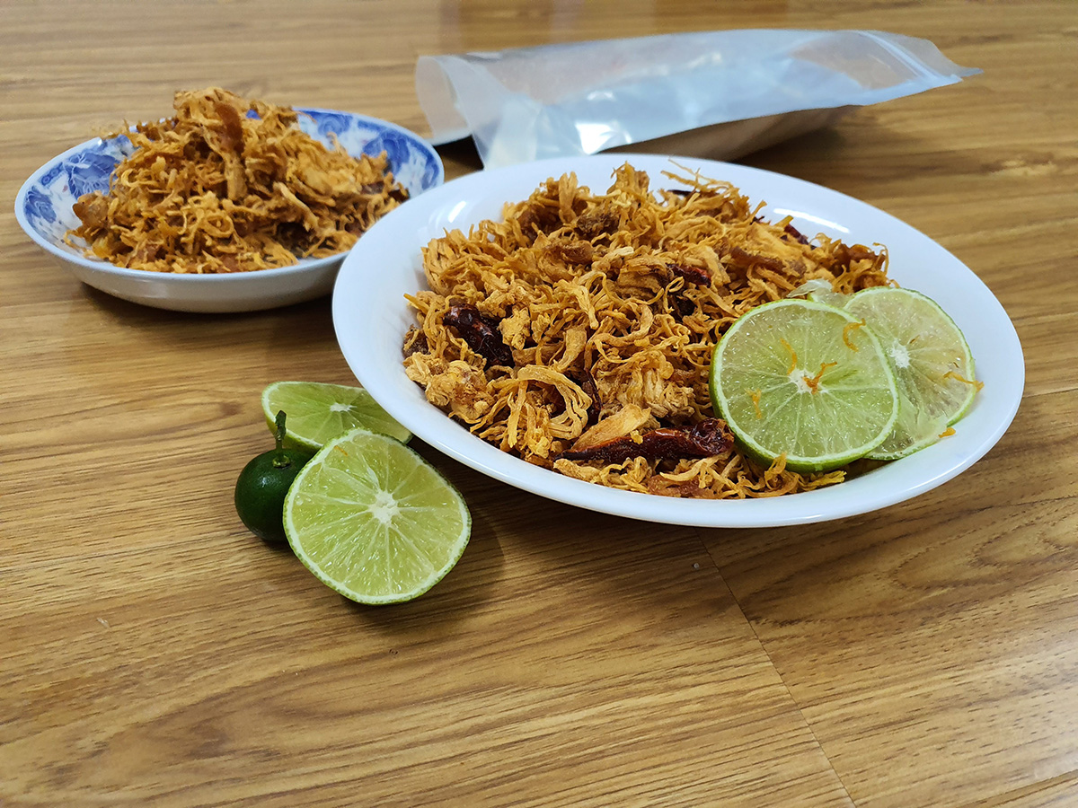 Khô gà cay Tứ Xuyên trộn gỏi