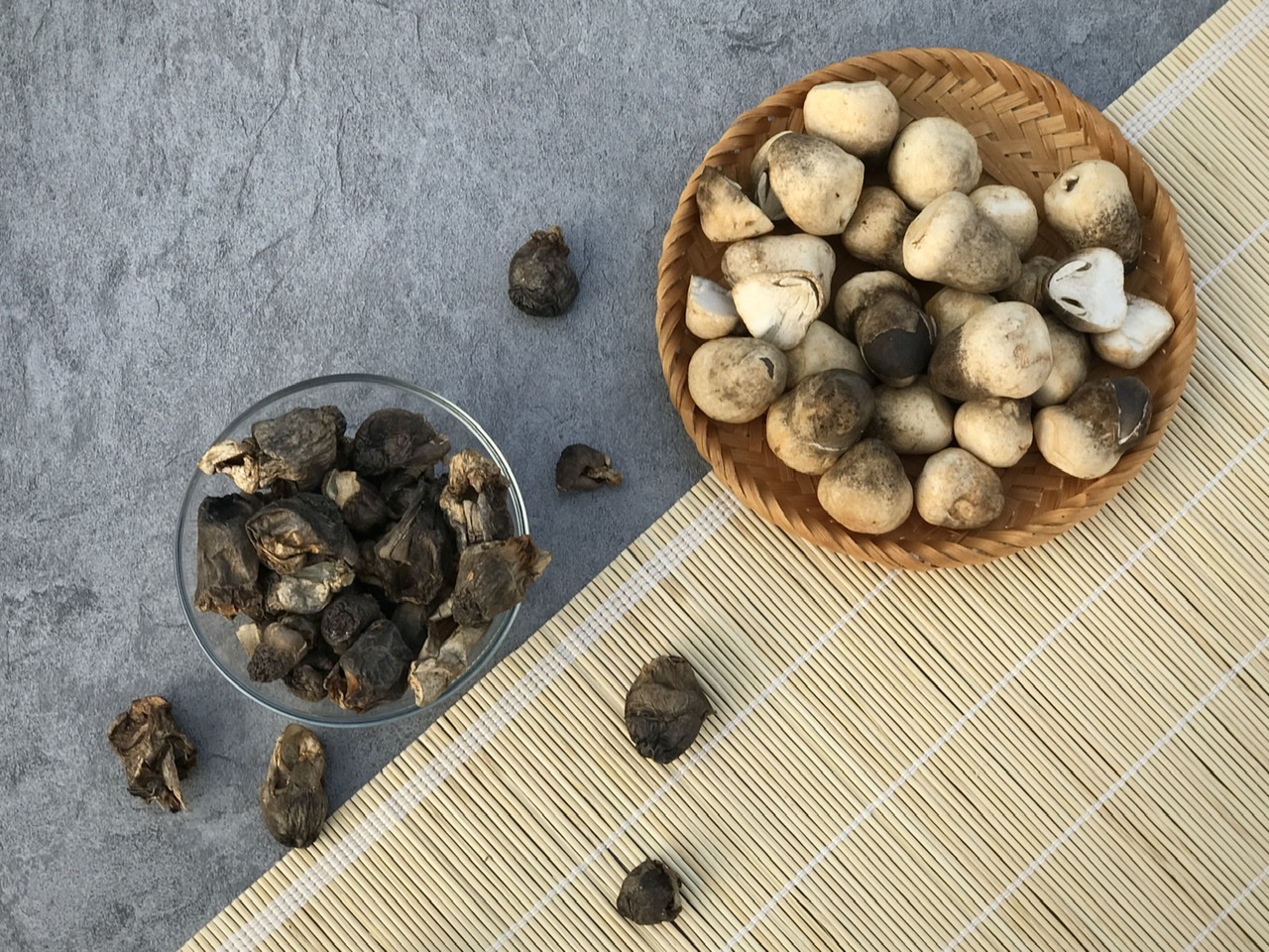 Cách làm canh nấm rơm
