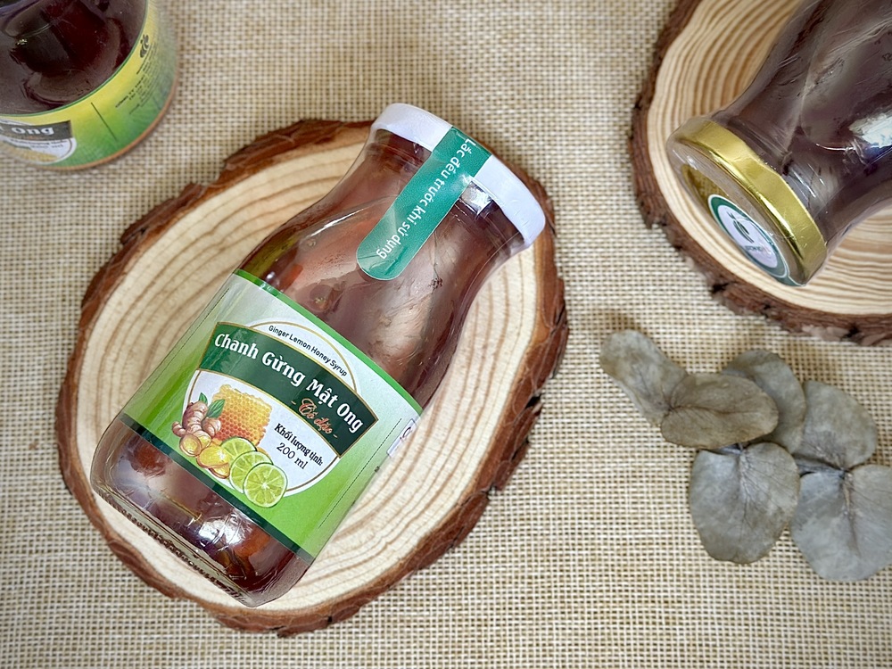 Nước detox chanh, gừng và mật ong