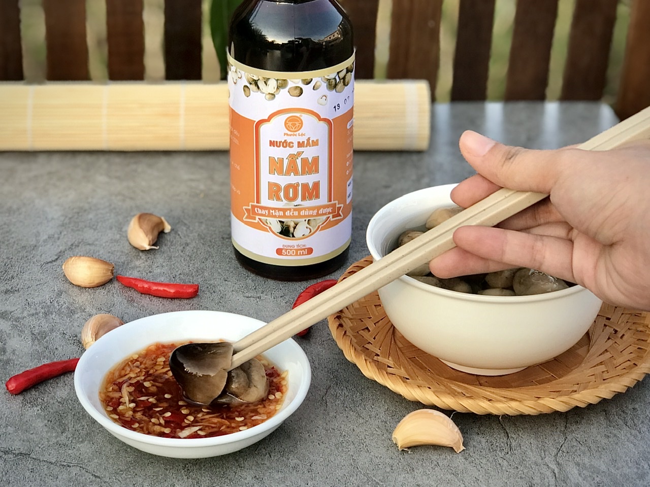Chọn nấm tươi ngon