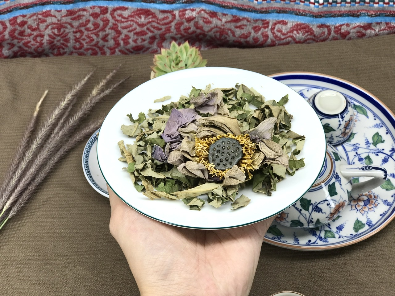 Uống lá sen có giảm mỡ máu không?