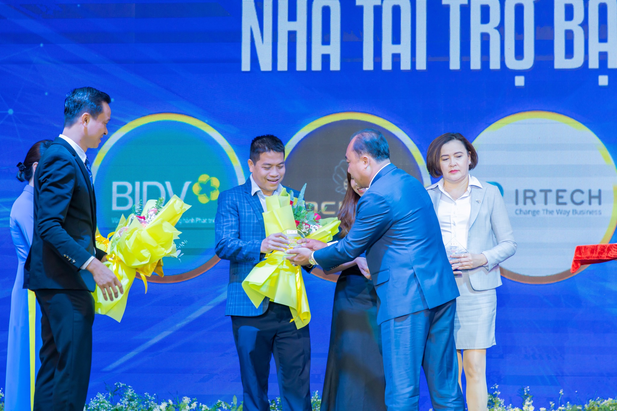 Ban giám đốc