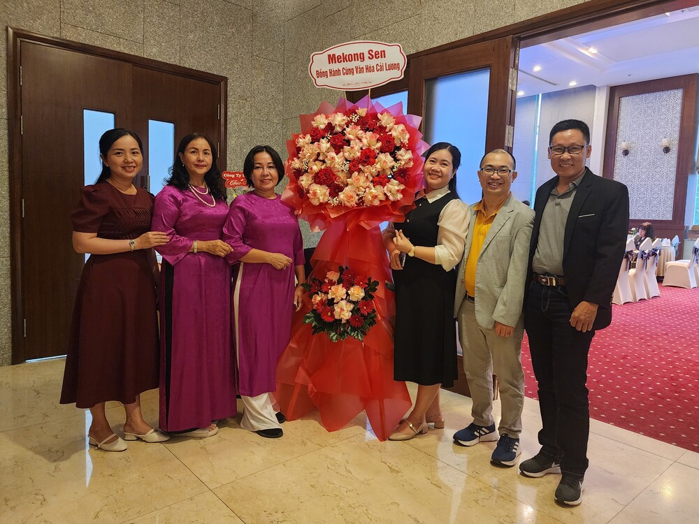 Giới thiệu sự kiện