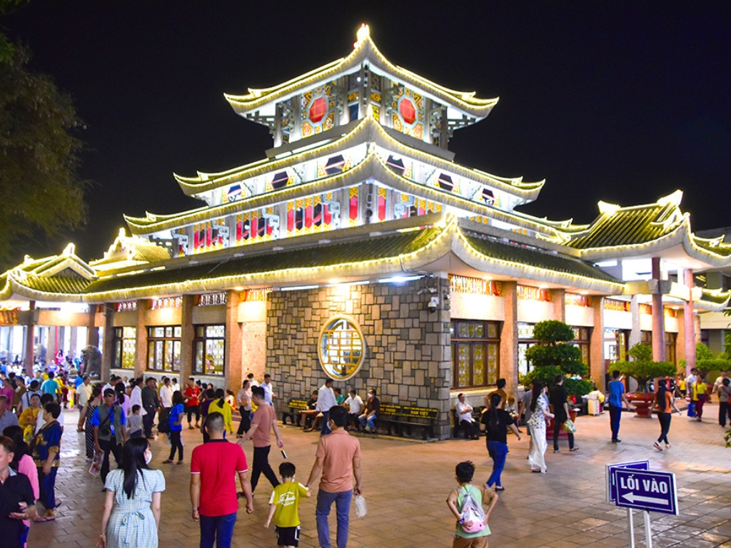Cách thức thăm viếng Miếu Bà