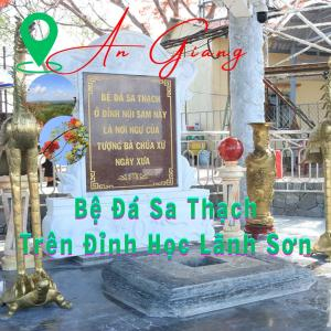 An Giang: Bệ Đá Sa Thạch Trên Đỉnh Học Lãnh Sơn