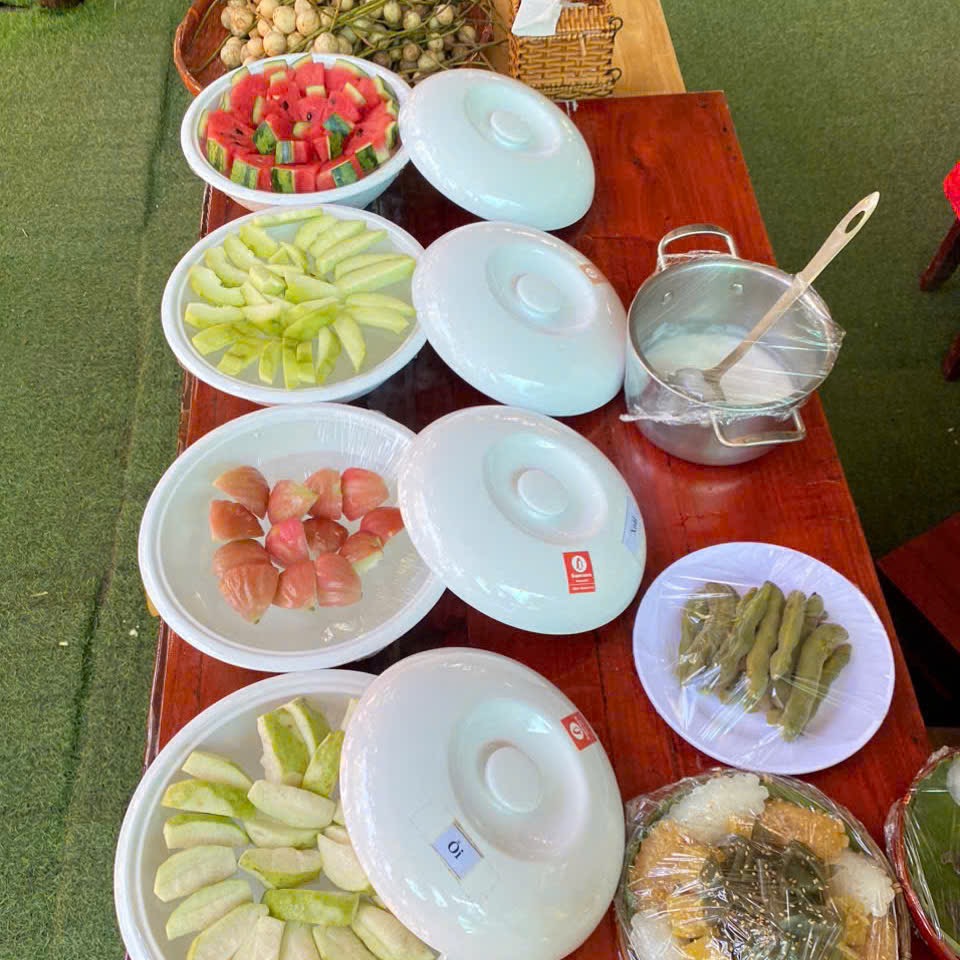 Về quầy buffet
