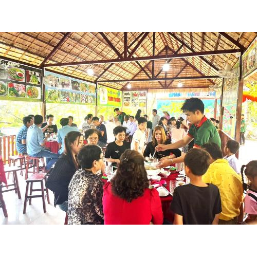 Cơm Trưa Khách Đoàn Tuấn Tường – Thưởng Thức Vị Ngon, Gắn Kết Niềm Vui
