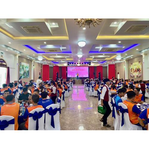 🍽️ Gala lunch – Thưởng thức ẩm thực ngon miệng