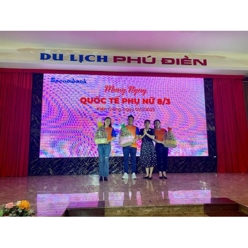 🍽️ Gala lunch – Thưởng thức ẩm thực ngon miệng