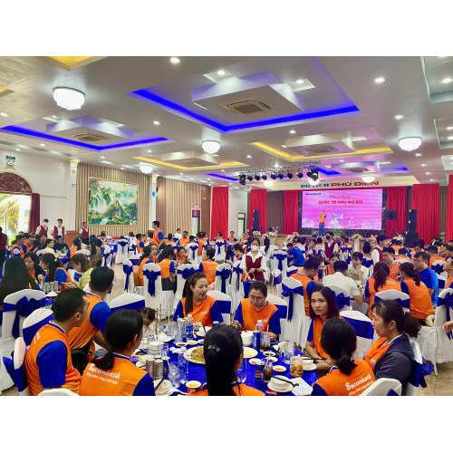 🍽️ Gala lunch – Thưởng thức ẩm thực ngon miệng