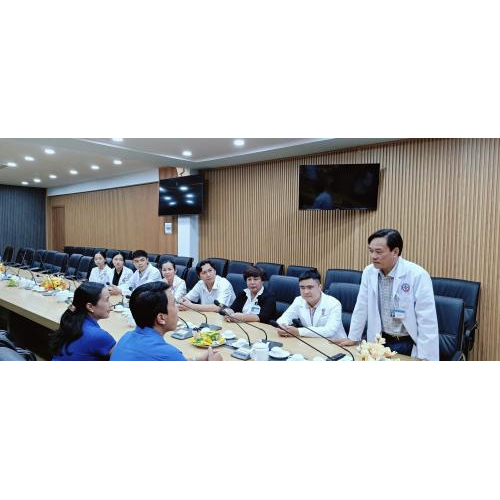 Hình Ảnh Về Tuổi Trẻ Châu Đốc Chúc Mừng Ngày Thầy Thuốc Việt Nam