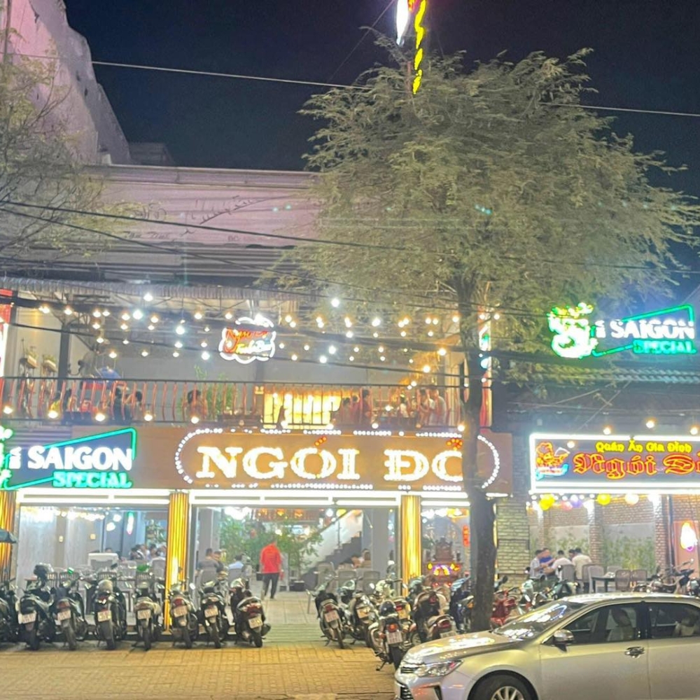 Nhà Hàng Ngói Đỏ