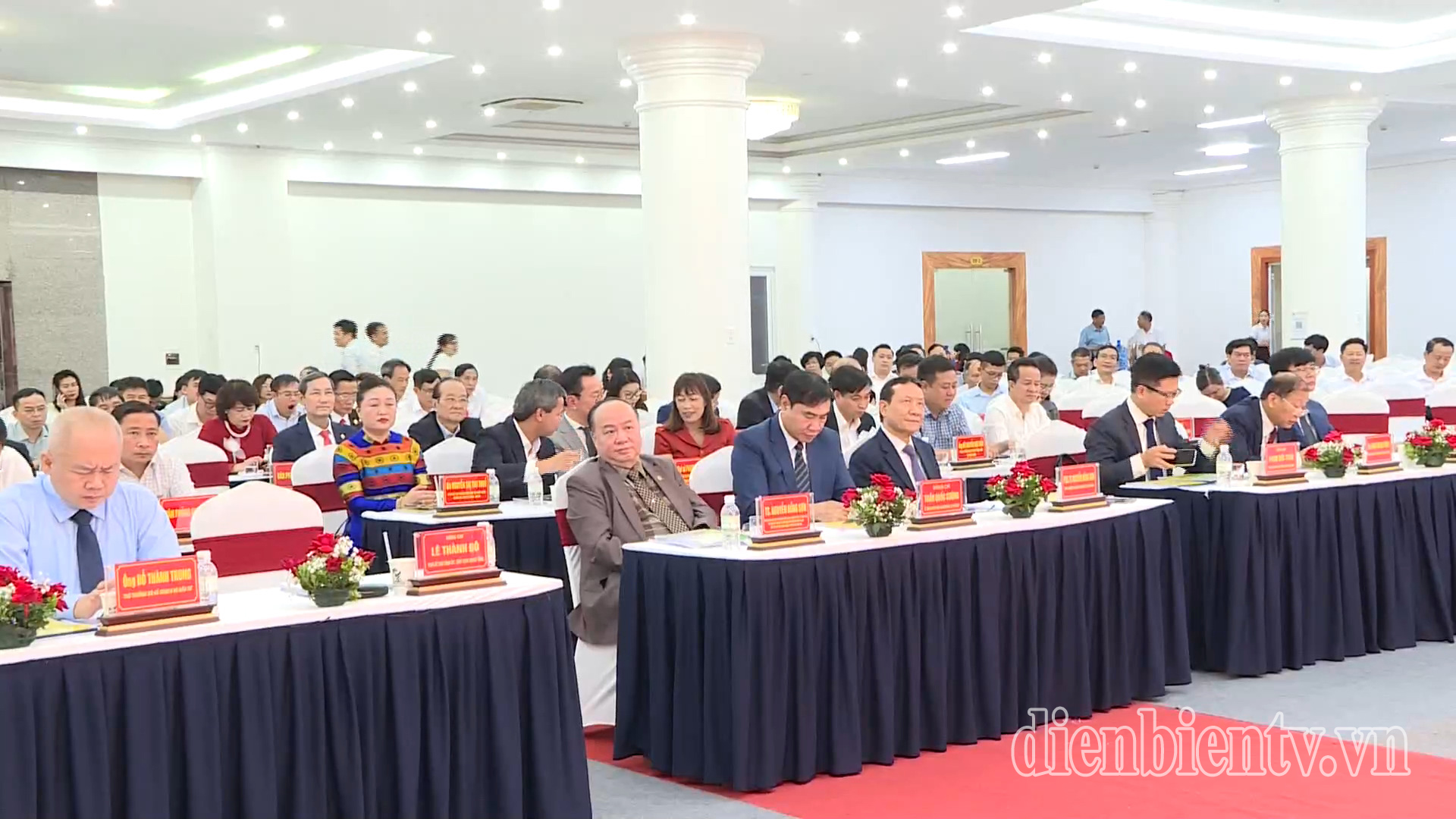Lãnh Đạo Trung Ương và tỉnh Điện Biên dự hội nghị doanh nghiệp, xúc tiến đầu tư