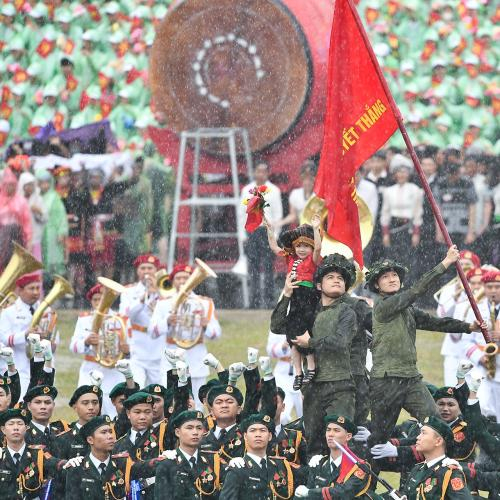 Bản Hùng Ca Điện Biên: Xúc Động Và Tự Hào