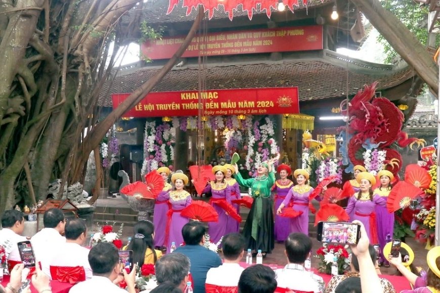 Thời gian tổ chức lễ hội đền Mẫu Hưng Yên