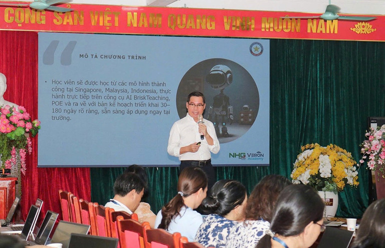 Khai giảng “Khóa đào tạo bình dân học vụ dữ liệu về AI và chuyển đổi số” tại Nghĩa Trụ