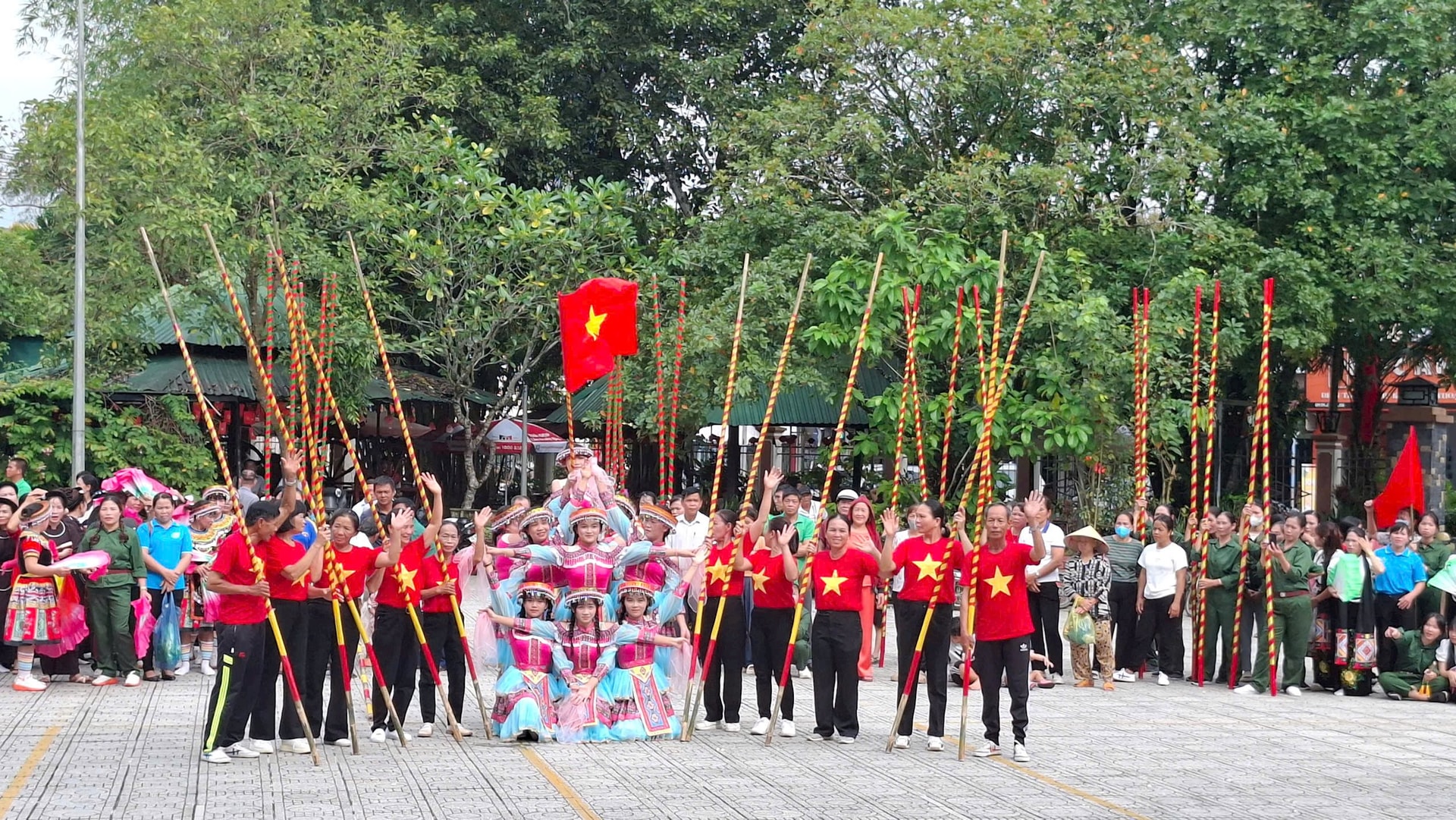 Sôi nổi Ngày hội Văn hóa, Thể thao các dân tộc xã Đạ Tẻh