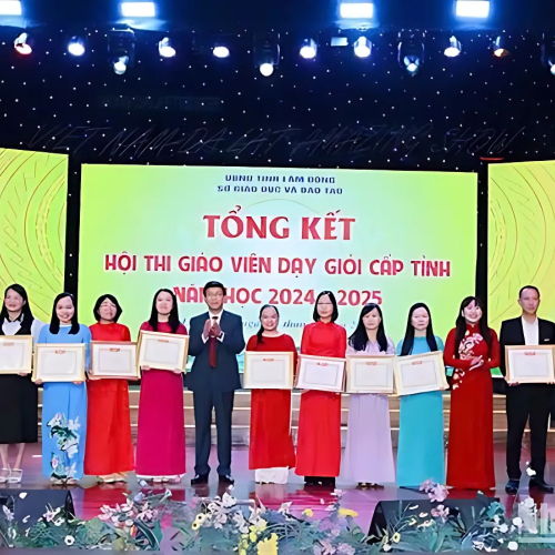 Lâm Đồng Trao Chứng Nhận 490 Giáo Viên Dạy Giỏi Cấp Tỉnh Năm Học 2024-2025