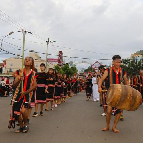 Lễ Hội Văn Hóa Thổ Cẩm