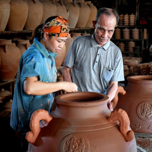 Làng nghề Gốm Sứ Đông Triều