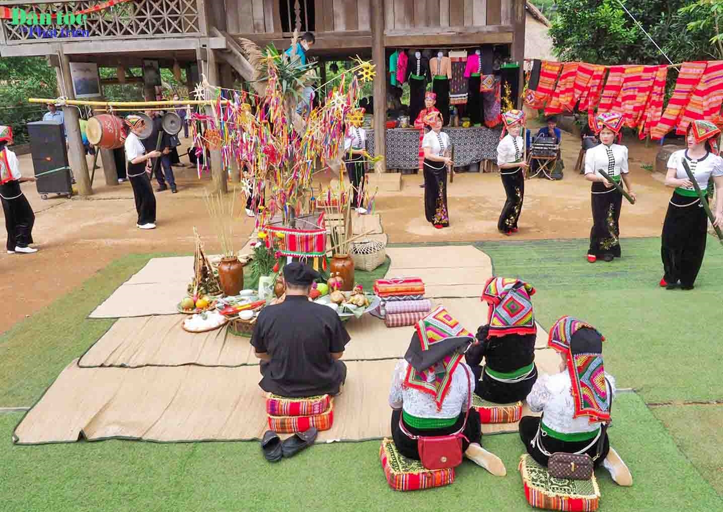 Lễ hội Cầu mưa người Thái ở Sơn La