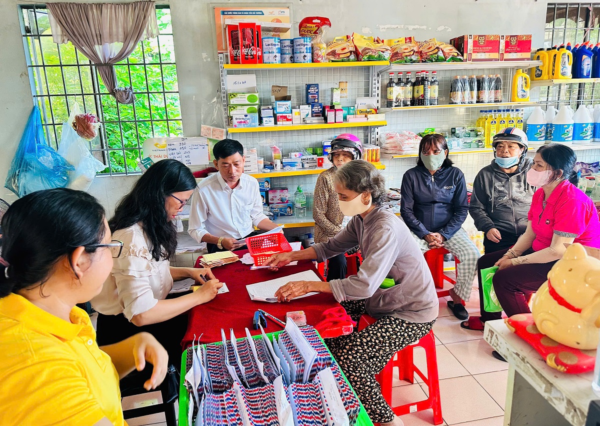 BHXH Dương Minh Châu tăng cường giám sát chi trả lương hưu, trợ cấp BHXH tháng 8/2025