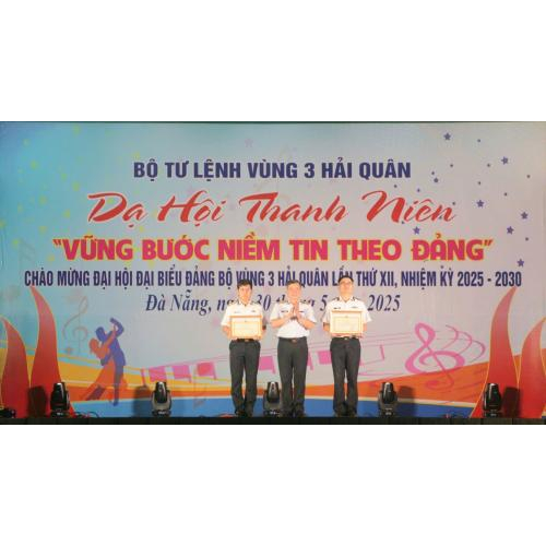 Sôi nổi chương trình Dạ hội Thanh niên