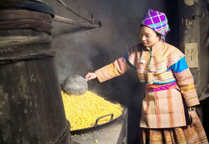 Giới thiệu làng nghề nấu rượu ngô Mù Tráng Phìn