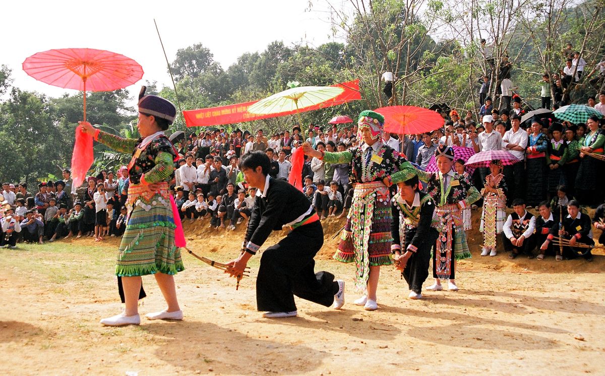 Lễ hội quét làng Sapa có gì đặc sắc