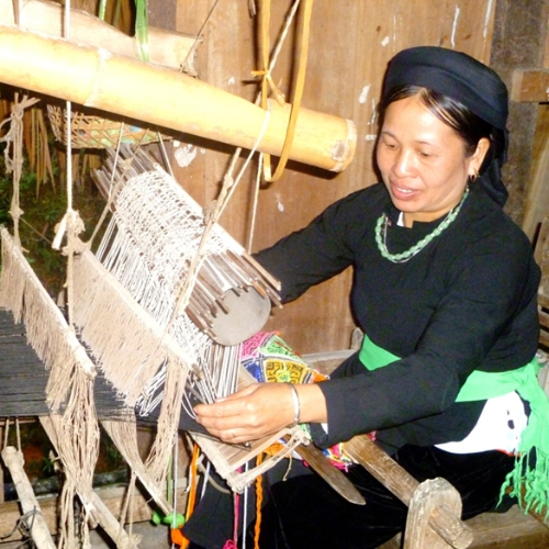 Làng Nghề Dệt Thêu Thổ Cẩm Ngải Trồ