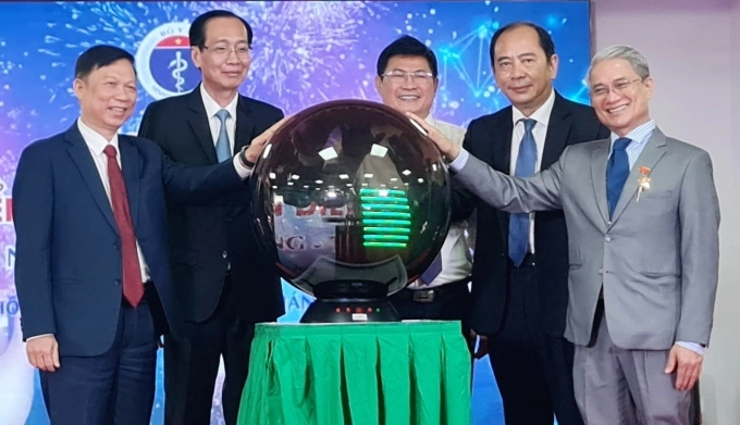 Bệnh viện Nguyễn Tri Phương được Bộ Y tế công nhận là cơ sở y tế công lập đầu tiên của TP HCM triển khai thành công bệnh án điện tử.