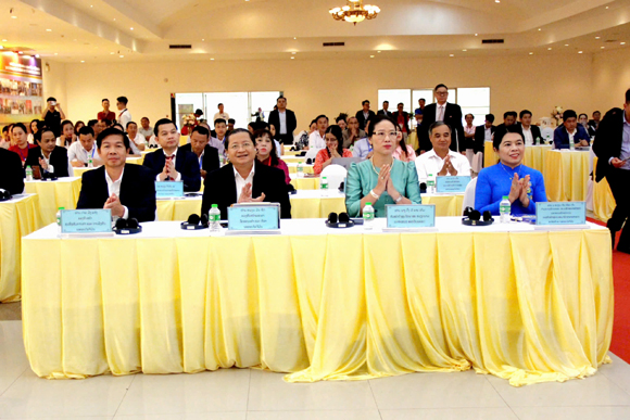 Đông đảo lãnh đạo và doanh nghiệp Việt Nam – Lào tham dự sự kiện hợp tác tại Savannakhet