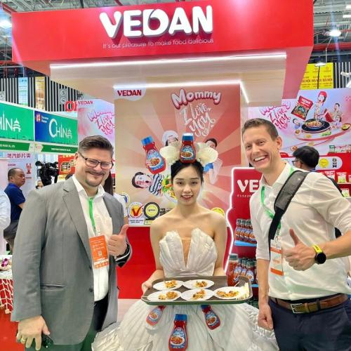 Hàng Nghìn Người Tham Quan Gian Hàng Vedan Tại Triển Lãm