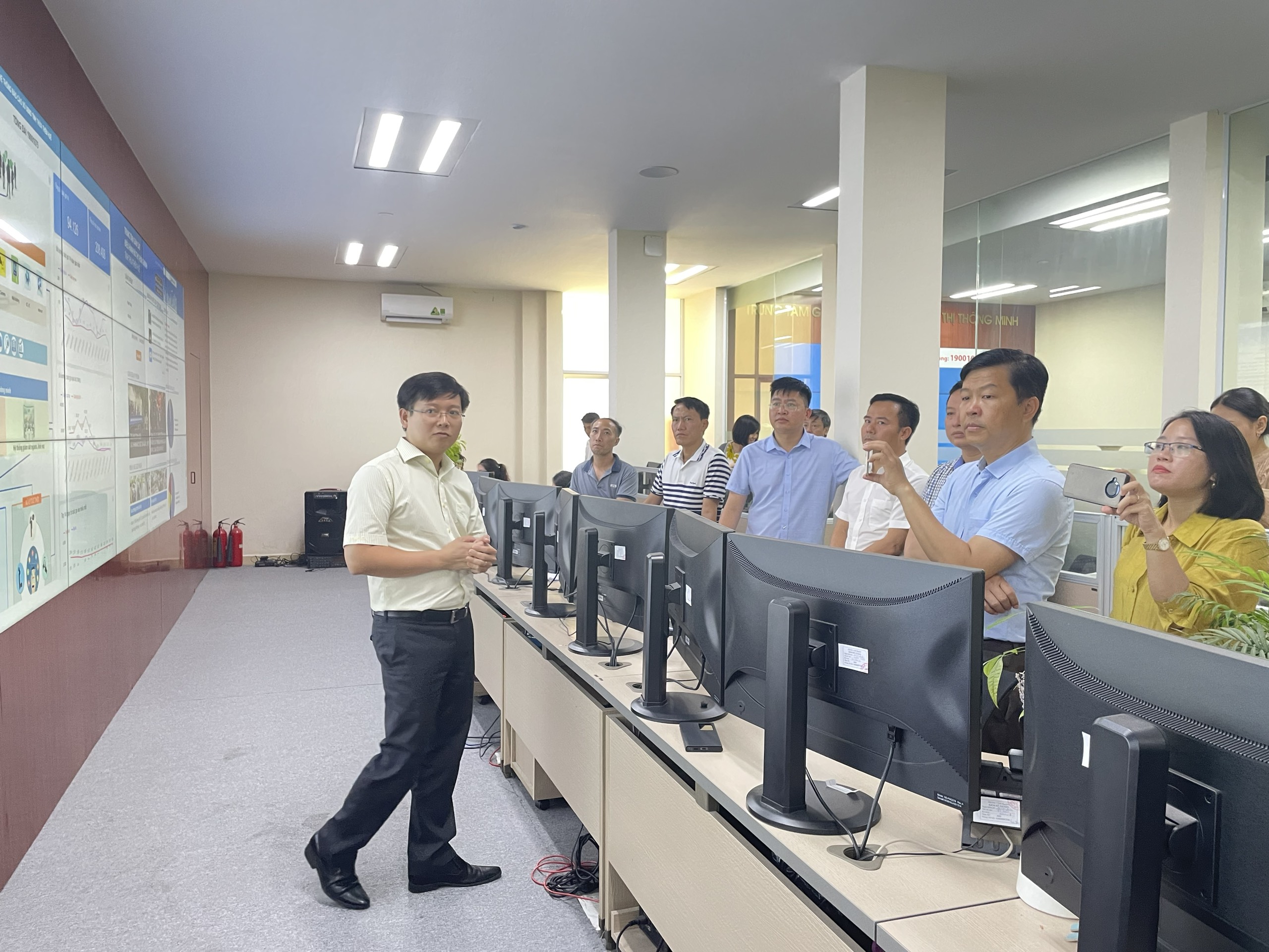 Hà Tĩnh: Internet cáp quang phủ toàn tỉnh, dịch vụ công trực tuyến đồng bộ chữ ký số