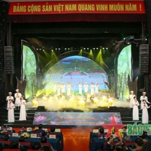 Hà Tĩnh Khai Mạc Chương Trình Nghệ Thuật Đôi Bờ Ví, Giặm