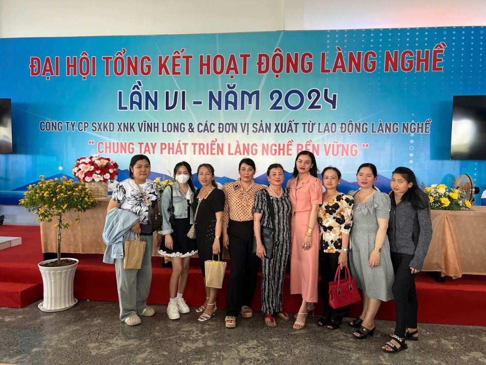 Giới Thiệu