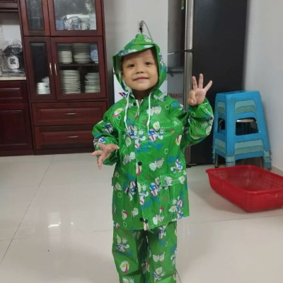 Áo mưa bộ trẻ em từ 3 - 10 tuổi , họa tiết hoạt hình dễ thương ,vải dù cao cấp , siêu bền , chống thấm , có túi đựng  , giao màu ngẫu nhiên