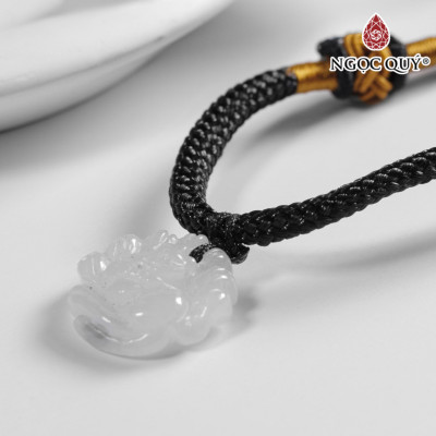 Mặt dây chuyền hồ ly đá bạch ngọc mệnh thủy kim - Ngọc Quý Gemstones