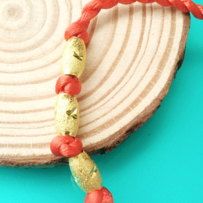 Vòng tay chỉ đỏ đính lu thống mạ vàng 18k, cỡ vòng 18-21cm, lu thống 8li, mang lại tình duyên và may mắn, kèm túi Nhung mẫu Luxi green