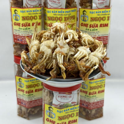 Ghẹ sữa rim gói (hộp) 1 kg đã chế biến ăn liền ngon ơi là ngon của shop Đặc Sản Biển Phan Thiết NGỌC DŨNG. Hạn sử dụng 12 tháng kể từ ngày đặt hàng