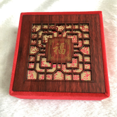 HỘP NHUNG ĐỎ ĐỰNG VÒNG TAY , CHUỖI PHONG THỦY