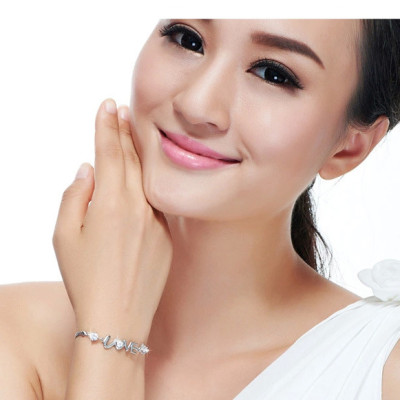 VÒNG TAY NỮ ĐÁ TÍM SIÊU XINH CHỮ LOVE LÃNG MẠNG