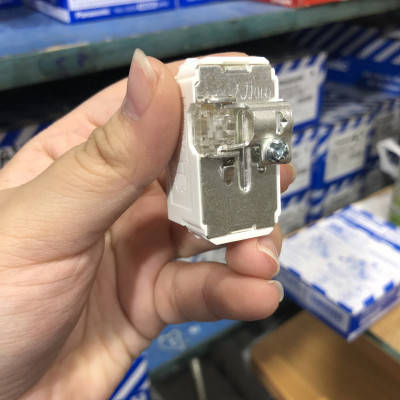 Ổ cắm anten TV Panasonic WEV-2501SW Wide - Hàng chính hãng