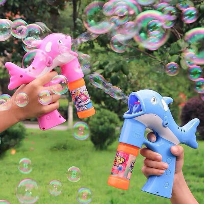 Đồ Chơi Bắn Bong Bóng Cá Heo Kèm 2 Lọ Xà Phòng Nguồn 3 Pin Aaa