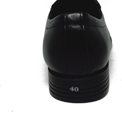 Giày nam Huy Hoàng da bò vân đà điểu màu đen HT7795