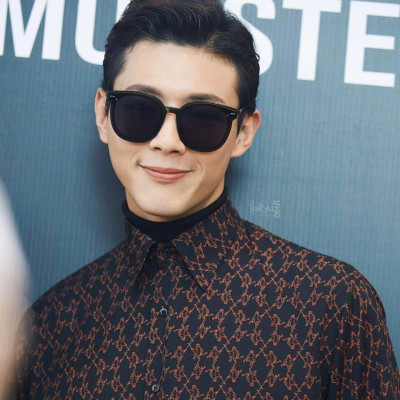 Kính râm unisex chống nắng, chống chói lóa cao cấp + Tặng Hộp đựng, khăn lau