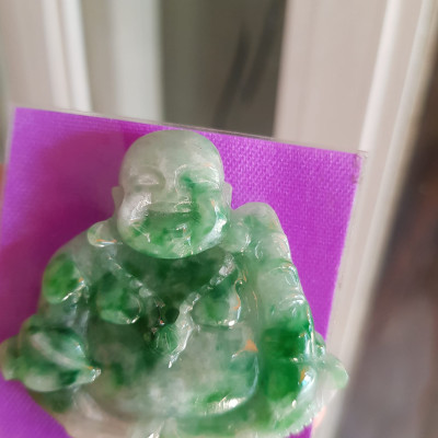 Mặt Dây Chuyền Nam Phật Di Lặc Đẹp Cầm Dãy tiền thỏi vàng 100% Đá Cẩm Thạch Tự Nhiên  Màu Xanh Lý Trắng tinh lên lý đẹp lắm  Size Ngang 50mm x Cao 47mm x Dầy 7mm Nam bọc vàng đeo đẹp lắm lắm luôn ạ