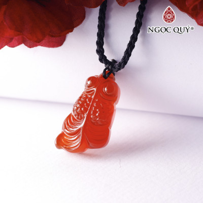 Mặt dây chuyền cá vàng đá mã não 32x16x8mm mệnh hỏa, thổ - Ngọc Quý Gemstones