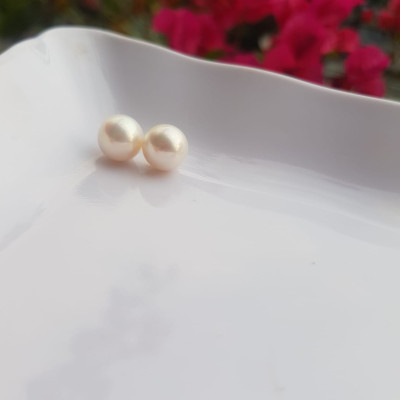 Đôi Bông Ngọc Trai trắng sáng 9mm bóng đẹp Size hạt 9mm ngọc trai cao cấp thiên nhiên mệnh Kim Thủy Nữ về bọc Vàng làm đôi bông tai vàng đeo cực kỳ xinh luôn ạ